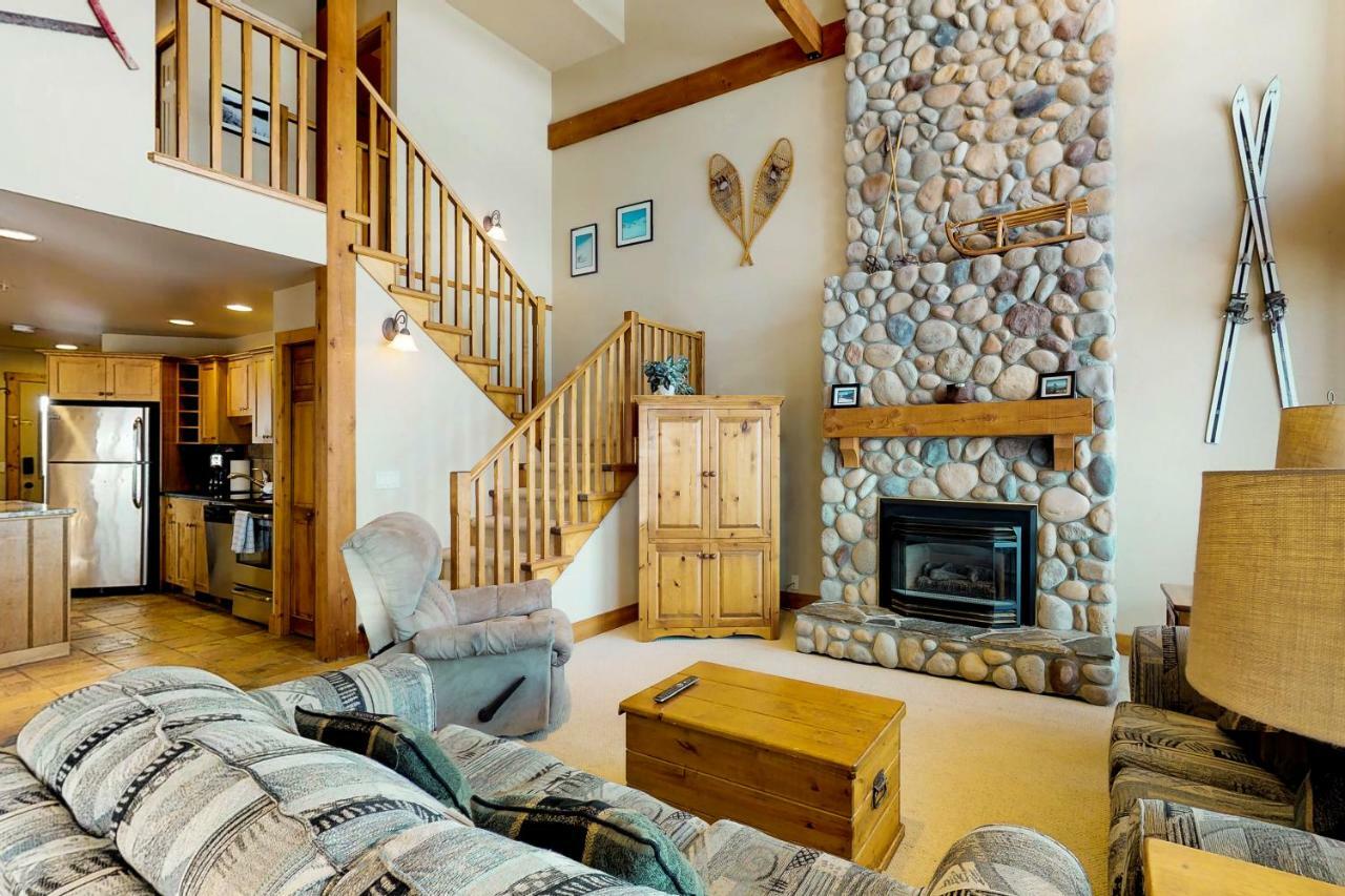 Апартаменти South Face B Big White Ski Resort Екстер'єр фото